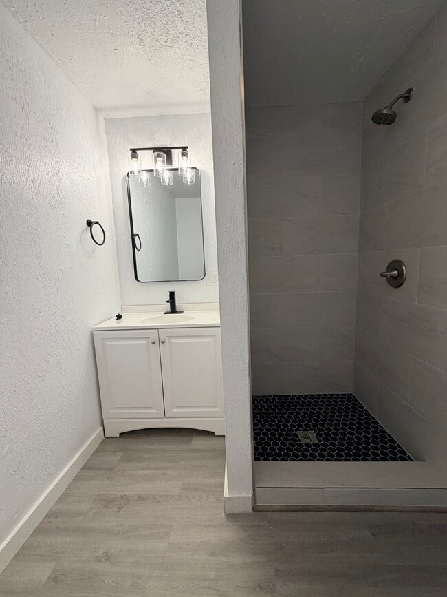 Building Photo - 2331 NW Austin Dr