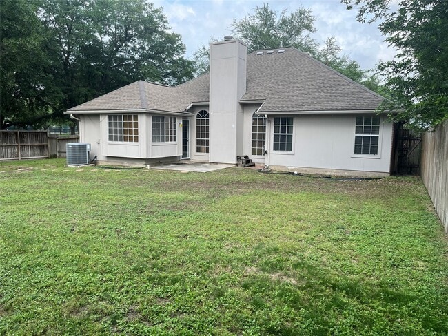 Building Photo - 11302 Meadowchase Dr