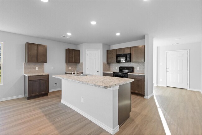 Building Photo - 608 Yupon St