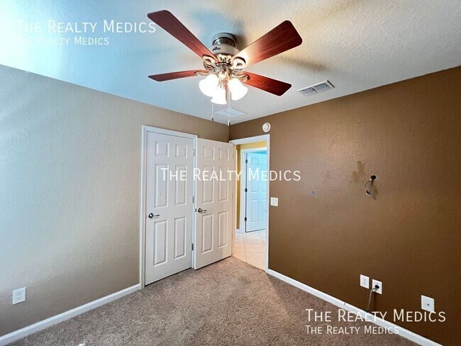 Building Photo - 4067 SW 46th Terrace
