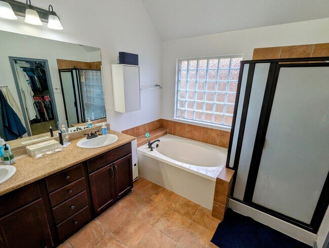 Building Photo - 15417 Meadow Pass