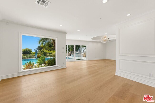 Building Photo - 1725 Loma Vista Dr