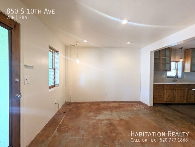 Building Photo - 850 S 10th Ave