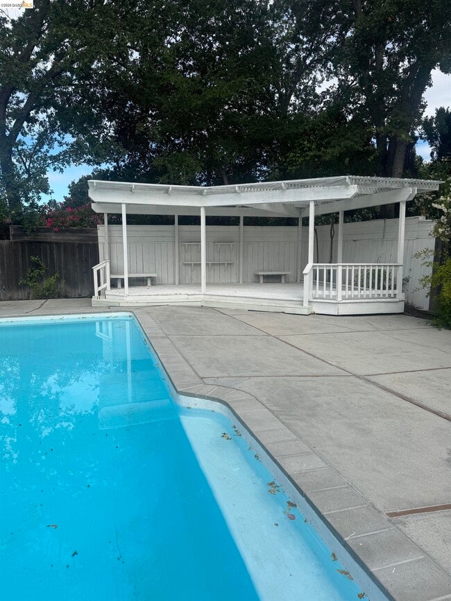 Building Photo - 890 Hawthorne Dr