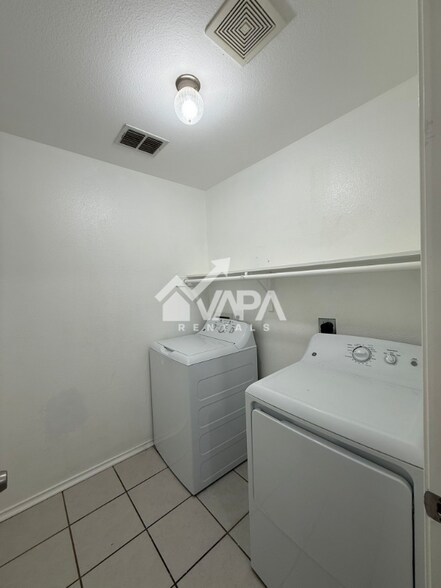 Building Photo - 5626 Red Canyon