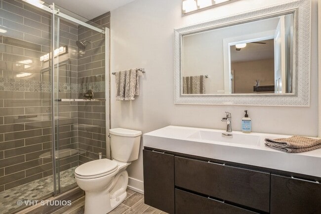 Building Photo - 546 E Windgate Ct