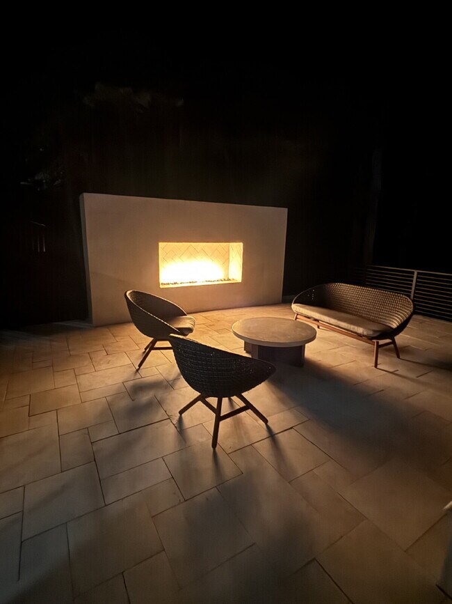 Building Photo - The Finest Furnished Upscale Executive Home, an Exquisite Luxury Rental, in Tega Cay for the Disc...