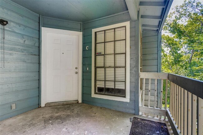 Building Photo - 11301 Nicole Cove