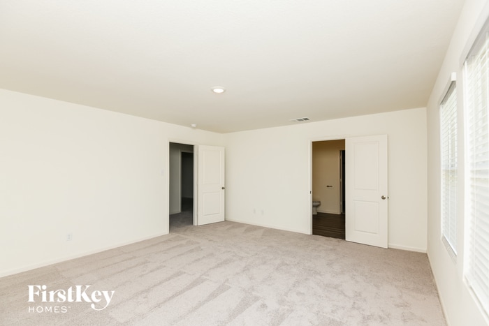 Building Photo - 8356 Hawkview Dr