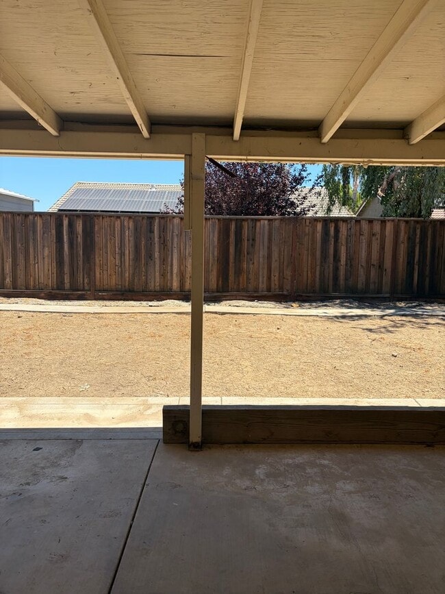Building Photo - 3 bed/2 bath in Los Banos