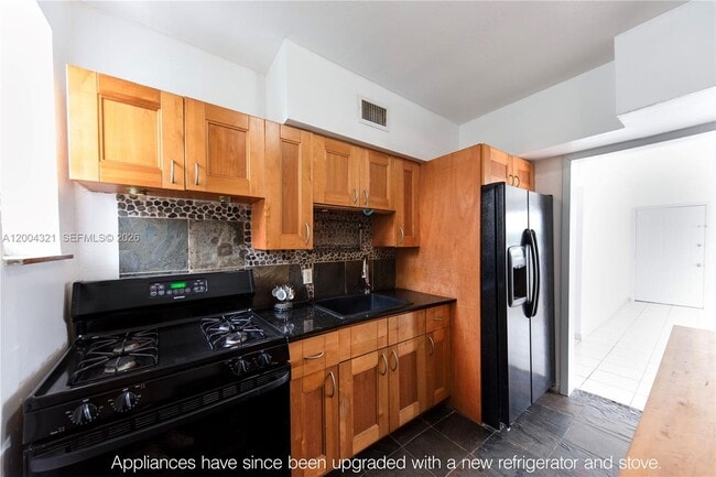 Building Photo - 1255 Marseille Dr