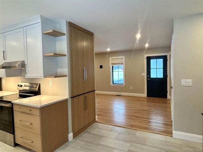 Building Photo - 49 Hackensack Heights Rd