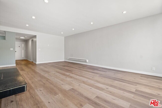 Building Photo - 848 18th St