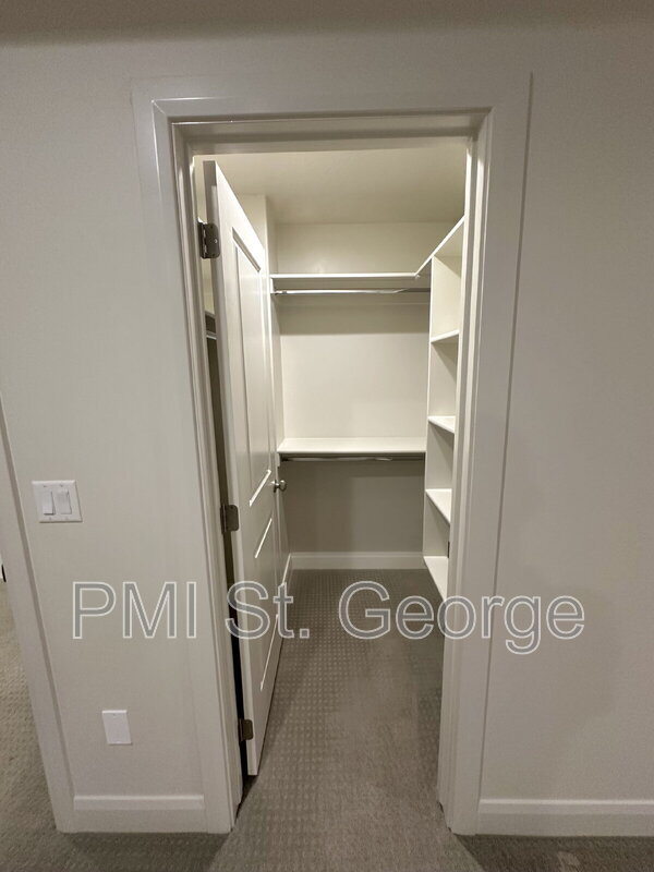 Building Photo - 3226 E 2930 S