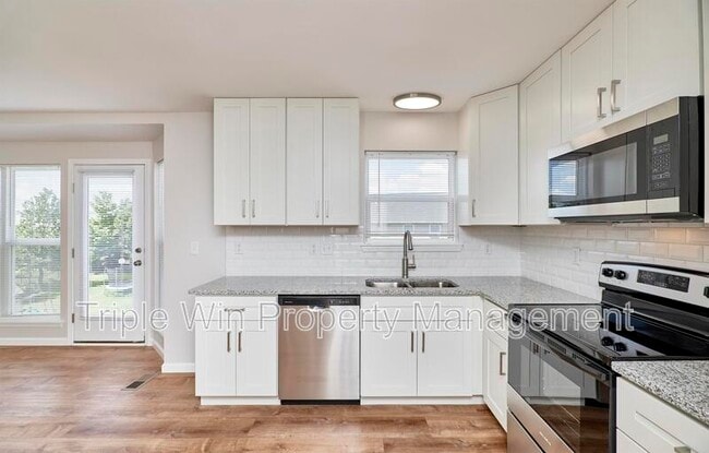 Building Photo - 152 Waterside Crossing Dr