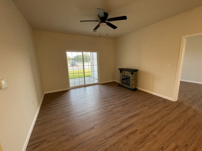 Building Photo - 112 Harmony Mdws Ct