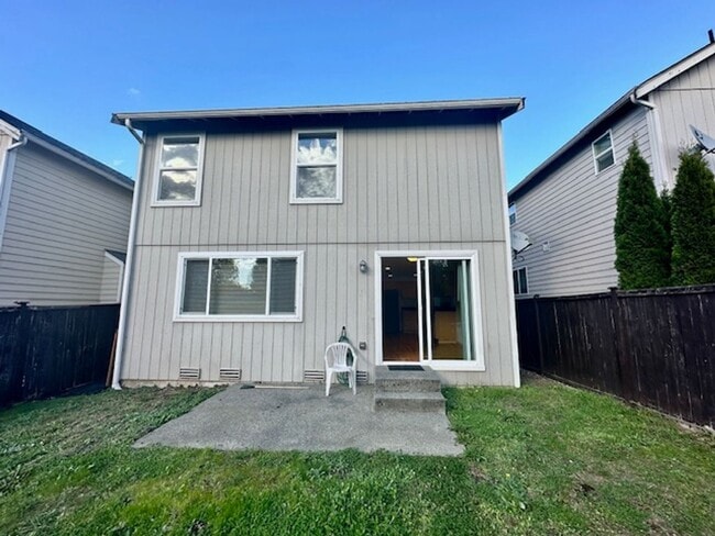 Building Photo - Roomy 4-Bedroom Home in Quiet Panther Lake Location
