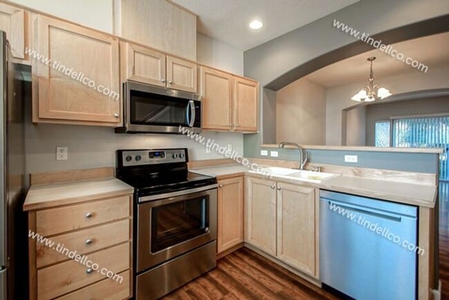 Building Photo - Cozy Townhome in Beautiful Progress Ridge-...