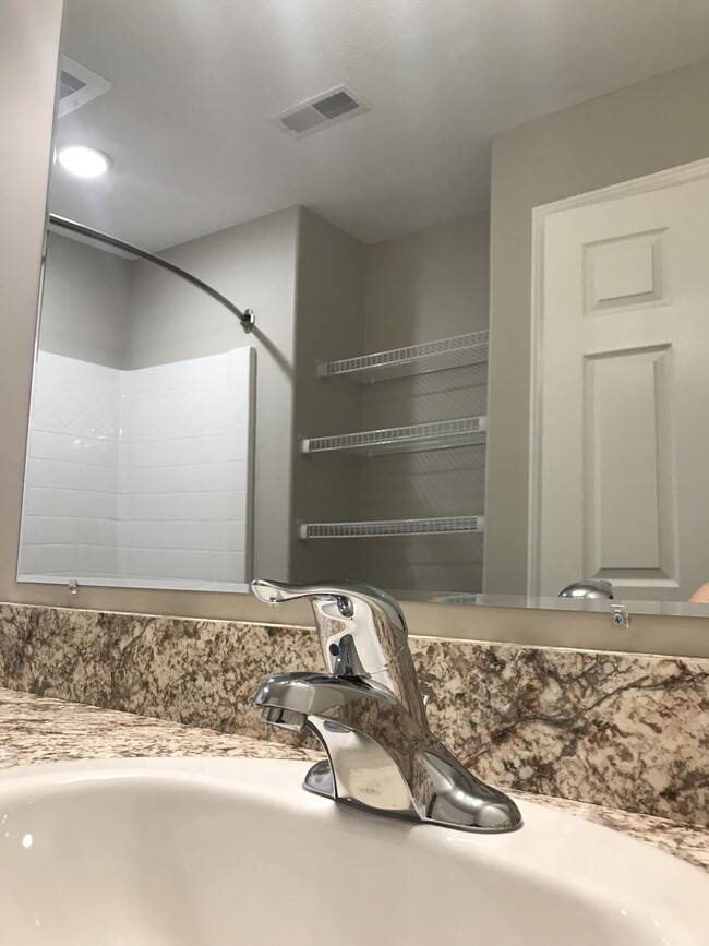 Building Photo - 1617 E Military Ave