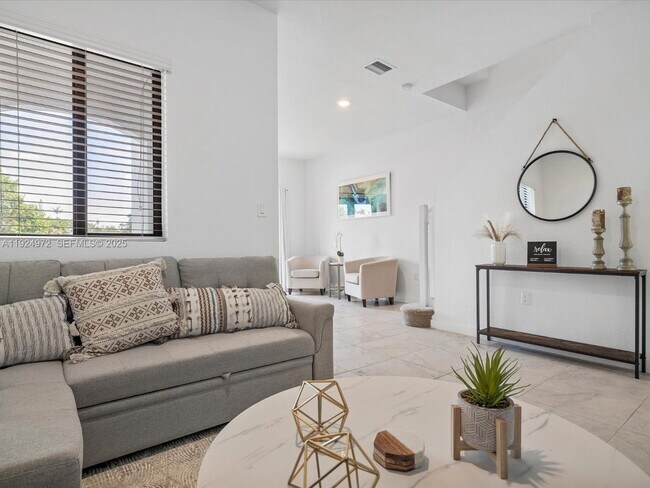 Building Photo - 13344 Tropical Ave