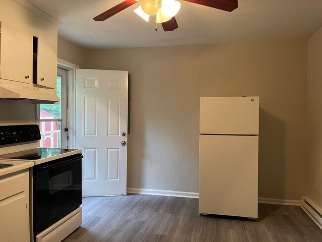 Building Photo - N Valor Drive 1633