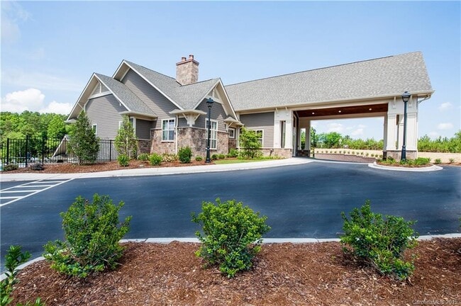 Building Photo - 15429 Topanga Dr