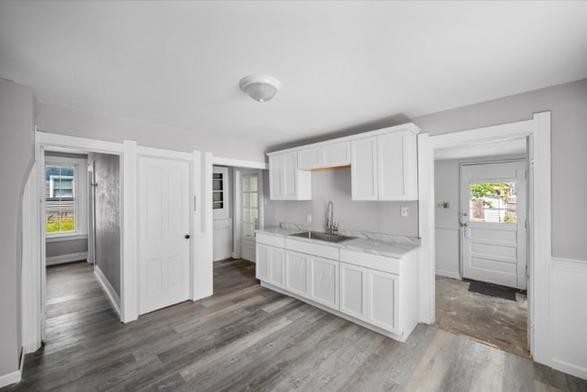 Building Photo - 416 Colburn St