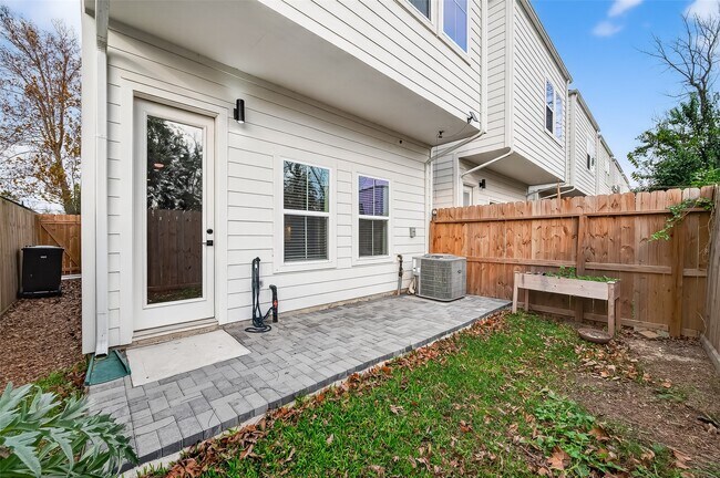 Building Photo - 314 Neyland St