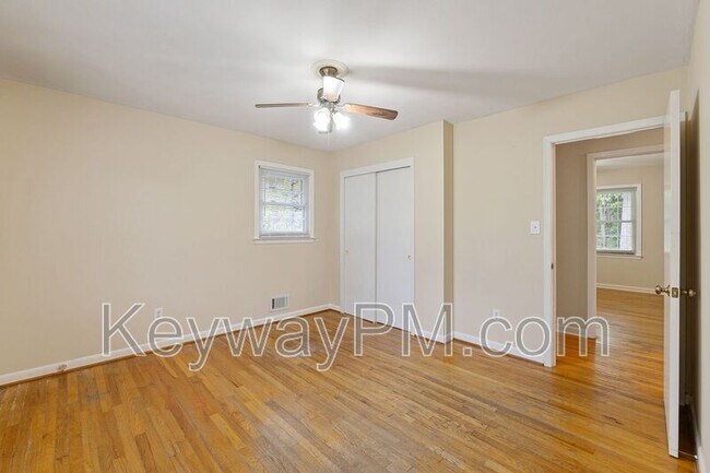 Building Photo - 1001 Beverly Heights Dr