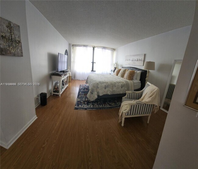 Building Photo - 780 NE 69th St