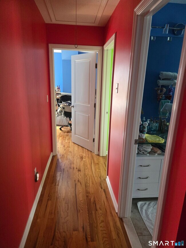 Building Photo - 57 Beachside Ave