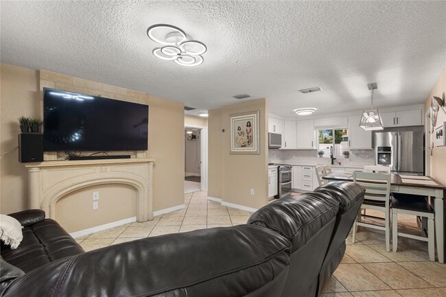 Building Photo - 1735 4th Ave E