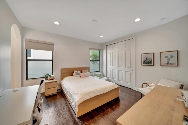 Building Photo - 10302 Sweet Bay Manor