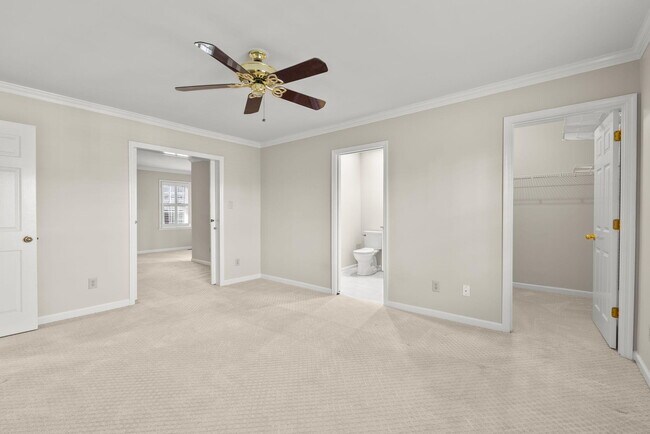Building Photo - 236 Chippendale Cir