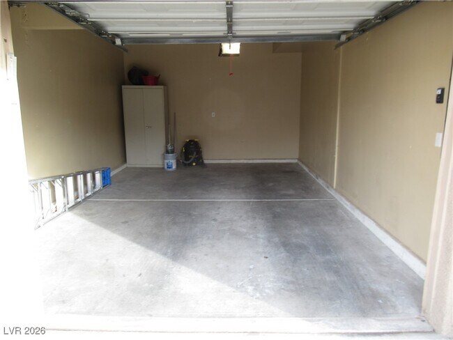 Building Photo - 5125 W Reno Ave