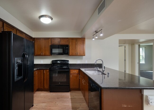 Building Photo - 210 S. Cottonwood, Unit 208