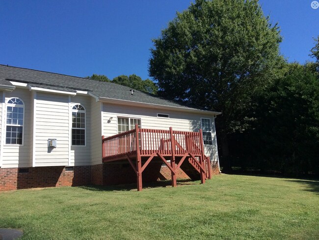 DECK - 5410 Stone Crossing Dr