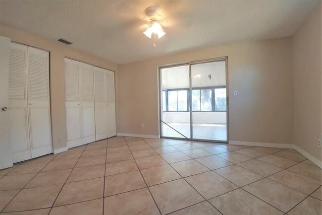 Building Photo - Beautiful 3 bedroom / 2 bath available!