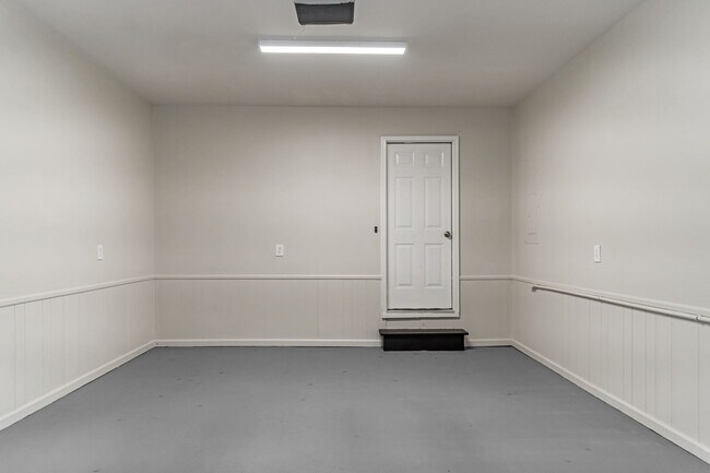 Building Photo - 3303 Marsh View Dr