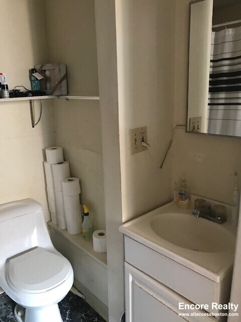 Building Photo - 4 Watson St