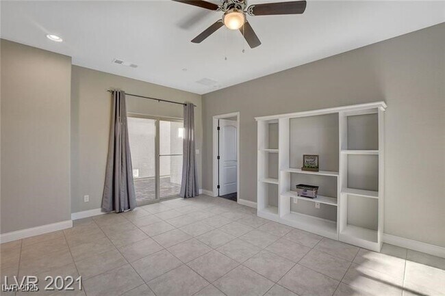 Building Photo - 1062 N Water St