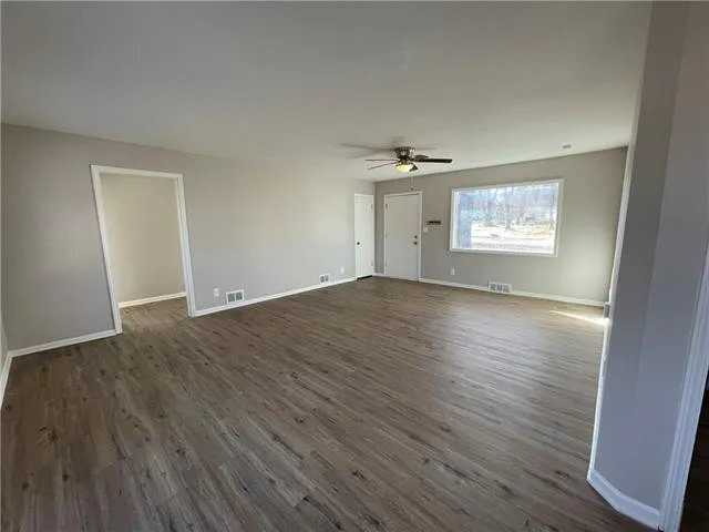 Building Photo - 10623 Palmer Ave