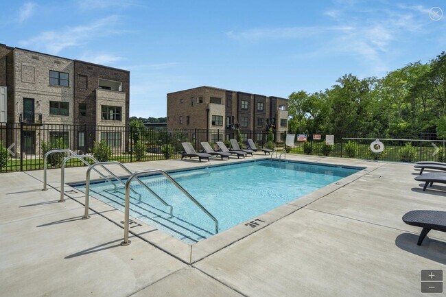 Building Photo - 732 Inspiration Blvd