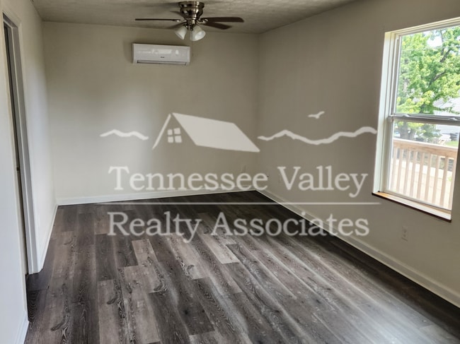 Building Photo - Charming 2-Bedroom, 2-Bath Home Just Minut...