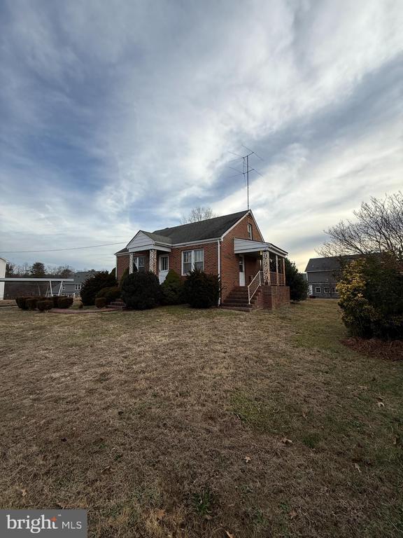 Building Photo - 11 Strawberry Ln