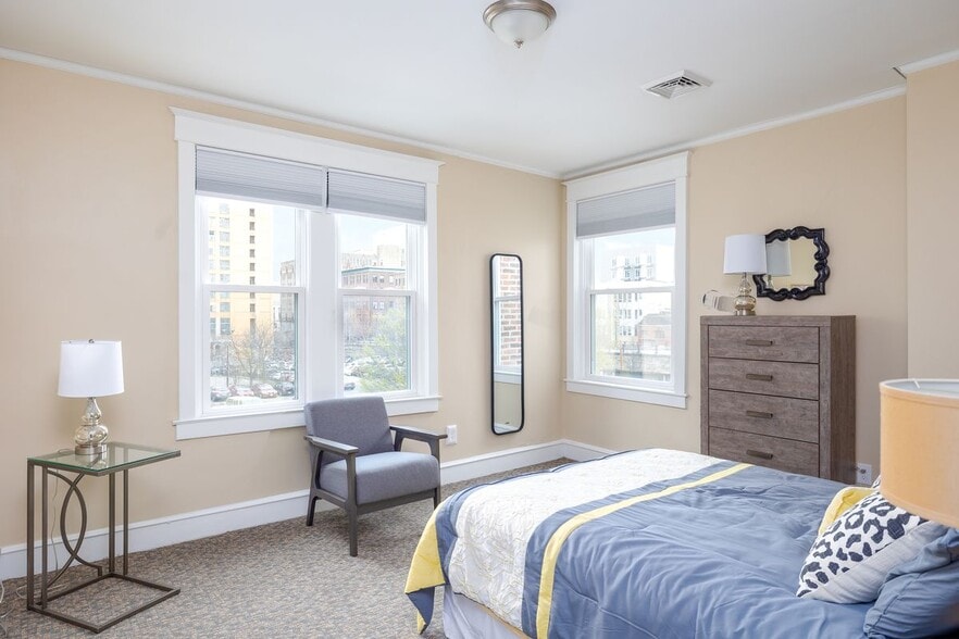 Building Photo - 1131 Callowhill St