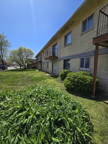 Building Photo - 4300 Fairview Ave