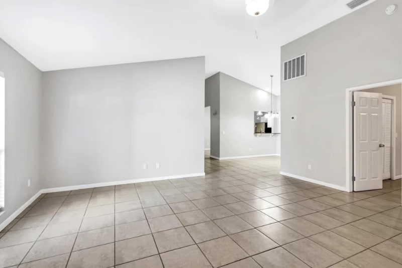 Building Photo - 11204 Shadybrook Dr