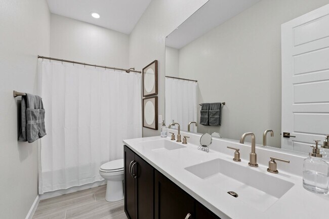 Building Photo - Professionally Designed, Fully Furnished townhome on one of Arabella’s Premium Lots | Scottsdale’...