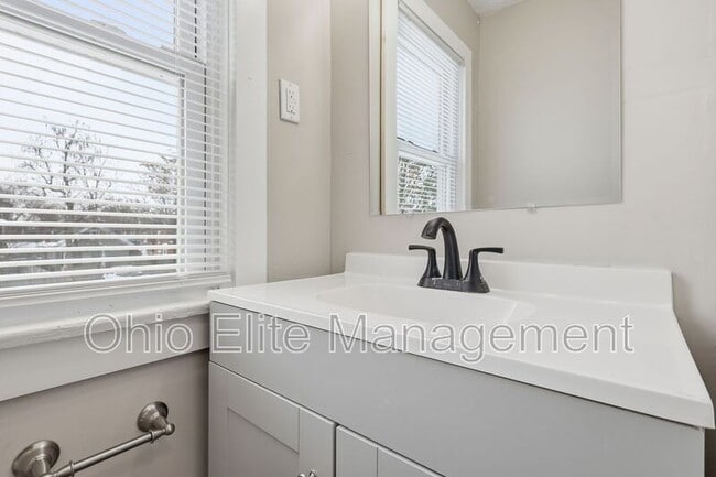 Building Photo - 783 S 18th St